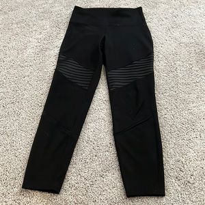 Hi waisted leggings with front leg design